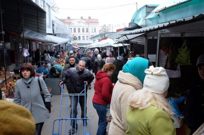 На ринку в центрі Чернівців буде підземний паркінг на 50 авто