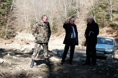 Водоспад на Буковині значно зменшився після вивезення через нього лісу (ФОТО)