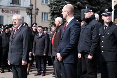 Яценюк у Чернівцях розповів, які реформи, крім поліції, проведуть в Україні