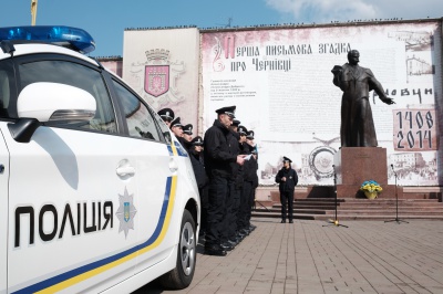 Поліцію Чернівців депутати закликали їздити Садгорою вночі без проблискових маячків