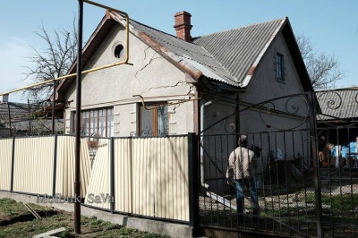 "Почула як тріскають стіни, вхопила дитину і вибігла на вулицю", - мешканка пошкодженого будинку