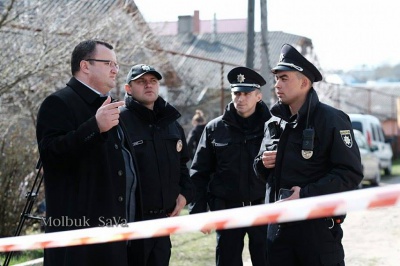 "Почула як тріскають стіни, вхопила дитину і вибігла на вулицю", - мешканка пошкодженого будинку