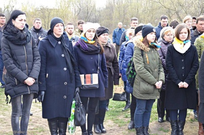 У Чернівцях висадили дубочки у пам’ять про загиблих героїв АТО (ФОТО)