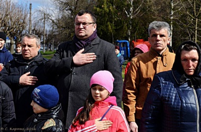 У Чернівцях висадили дубочки у пам’ять про загиблих героїв АТО (ФОТО)