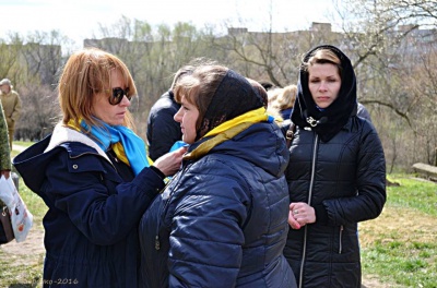 У Чернівцях висадили дубочки у пам’ять про загиблих героїв АТО (ФОТО)