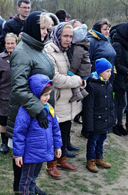 У Чернівцях висадили дубочки у пам’ять про загиблих героїв АТО (ФОТО)