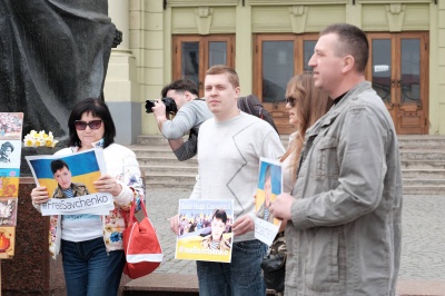 Художниці з Чернівців присвятили свої картини Надії Савченко (ФОТО)