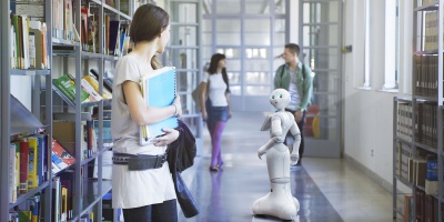У Японії робот навчатиметься разом із дітьми у середній школі