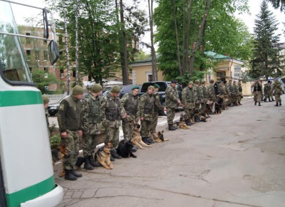 Стережіться, контрабандисти — на Буковину приїхав "спецназ" прикордонників (ФОТО)
