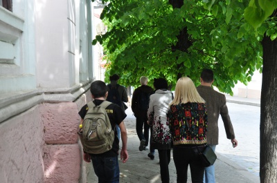 Чернівчанам провели екскурсію "літературною вулицею" міста (ФОТО)