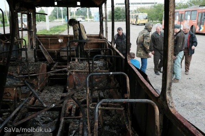 У Чернівцях ущент згорів тролейбус (ФОТО)