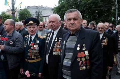 У центрі Чернівців вшанували полеглих у Другій світовій війні (ФОТО)