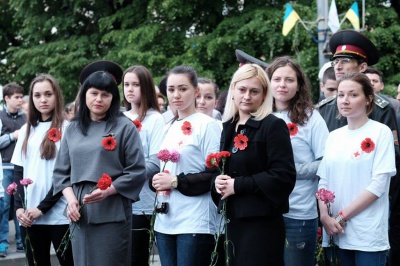 У центрі Чернівців вшанували полеглих у Другій світовій війні (ФОТО)