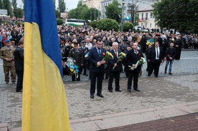 У центрі Чернівців вшанували полеглих у Другій світовій війні (ФОТО)