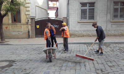 Для катка на вулиці Хмельницького у Чернівцях привезли запасні ключі з іншої області (ФОТО)