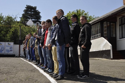 З Буковини відправили перших 37 строковиків (ФОТО)