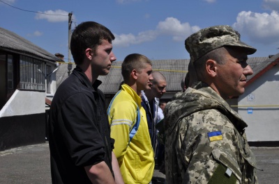 З Буковини відправили перших 37 строковиків (ФОТО)