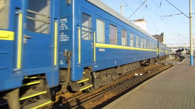 На вихідні призначили додатковий потяг "Київ - Чернівці"