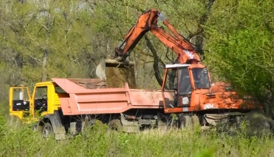 На Буковині СБУ затримала групу осіб, які нелегально видобували гравій