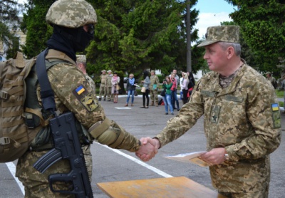 У Хмельницькому випустилися інструктори за програмою НАТО
