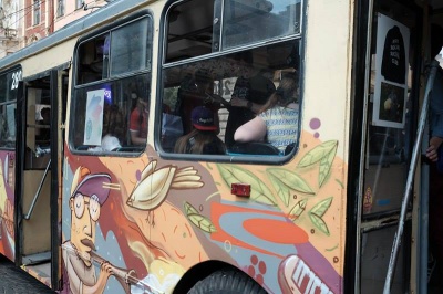 Чернівцями курсує музичний тролейбус (ФОТО)