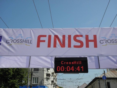 У напівмарафоні CrossHill у Чернівцях взяли участь бігуни з Румунії, Німеччини та Йорданії (ФОТО)