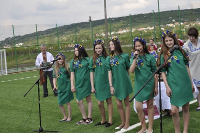 У Чернівцях відкрили штучне футбольне міні-поле (ФОТО)