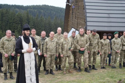 Прикордонники підкорили одну з найвищих вершин Буковинських Карпат (ФОТО)