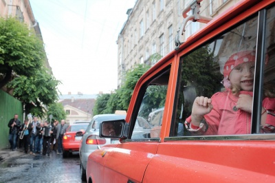 Єврейська громада пройшлась урочистою ходою центром Чернівців (ФОТО)