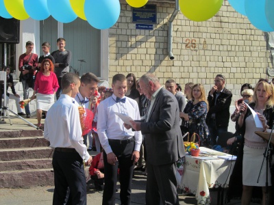 У чернівецьких школах пролунав останній дзвоник (ФОТО)