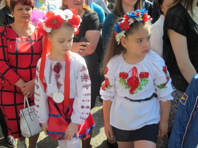 У чернівецьких школах пролунав останній дзвоник (ФОТО)