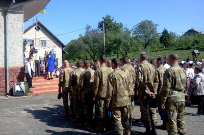 На Буковині відкрили меморіальну дошку загиблому в АТО Юрію Чікалу (ФОТО)