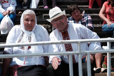 На святі виходу на полонину в Путилі танцювали "гуцулку" та їздили верхи (ФОТО)