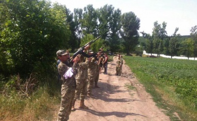 У Заставнівському районі попрощалися із загиблим  під Маріуполем Петром Танасійчуком (ФОТО)