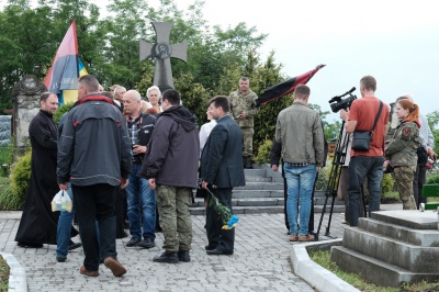 На кладовищі у Чернівцях відслужили молебень за жертвами депортації (ФОТО)
