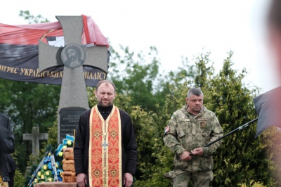 На кладовищі у Чернівцях відслужили молебень за жертвами депортації (ФОТО)