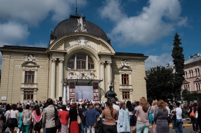 Іванові - 75: у центрі Чернівців стартувало святкування ювілею кіномитця Миколайчука