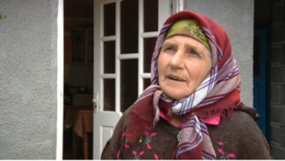 Працівниця сільради на Буковині побила літню жінку, - ЗМІ