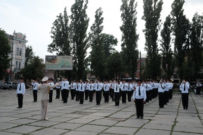 Військові оркестри виступили у Чернівцях на Соборній площі (ФОТО)