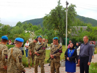 На Буковині попрощалися із загиблим в АТО бійцем Олегом Косованом (ФОТО)