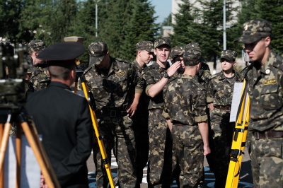 У Чернівцях топографи-геодезисти відзначили 75-річчя заснування військової частини