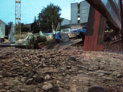 У Чернівцях обвалився перший поверх новобудови, яка ще зводиться (ФОТО)