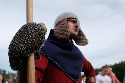 У музеї просто неба в Чернівцях вікінги в обладунках билися мечами (ФОТО)
