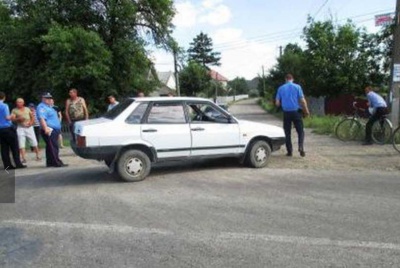 П’яний буковинець на ВАЗі збив велосипедиста