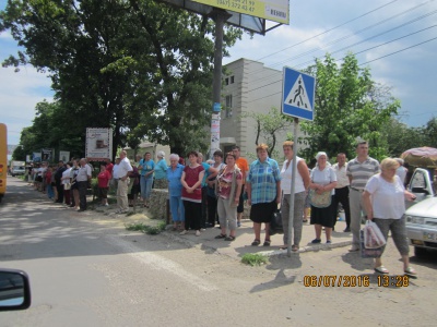 Хотинщина квітами і живим коридором зустріла загиблого Героя (ФОТО)