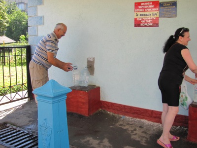 У бюветі в Чернівцях – безкоштовна вода, яка проходить 7 ступенів очистки