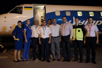До Чернівців прибув перший відновлений авіарейс з Києва (ФОТО)