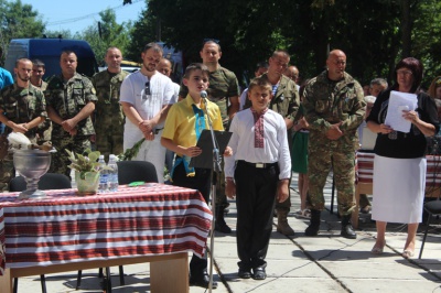 У селі на Буковині відкрили пам’ятну дошку загиблим на Сході (ФОТО)