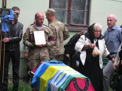 У Чернівцях прощалися з загиблим на Сході буковинцем Станіславом Мамчієм (ФОТО)