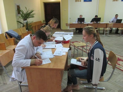 За тиждень до медуніверситету в Чернівцях подали майже 3,5 тисяч заяв